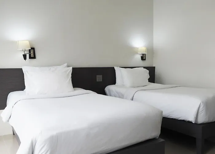 Pinnacle Lumpinee Park Hotel