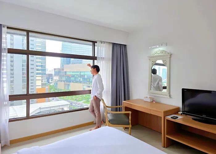 Pinnacle Lumpinee Park Hotel